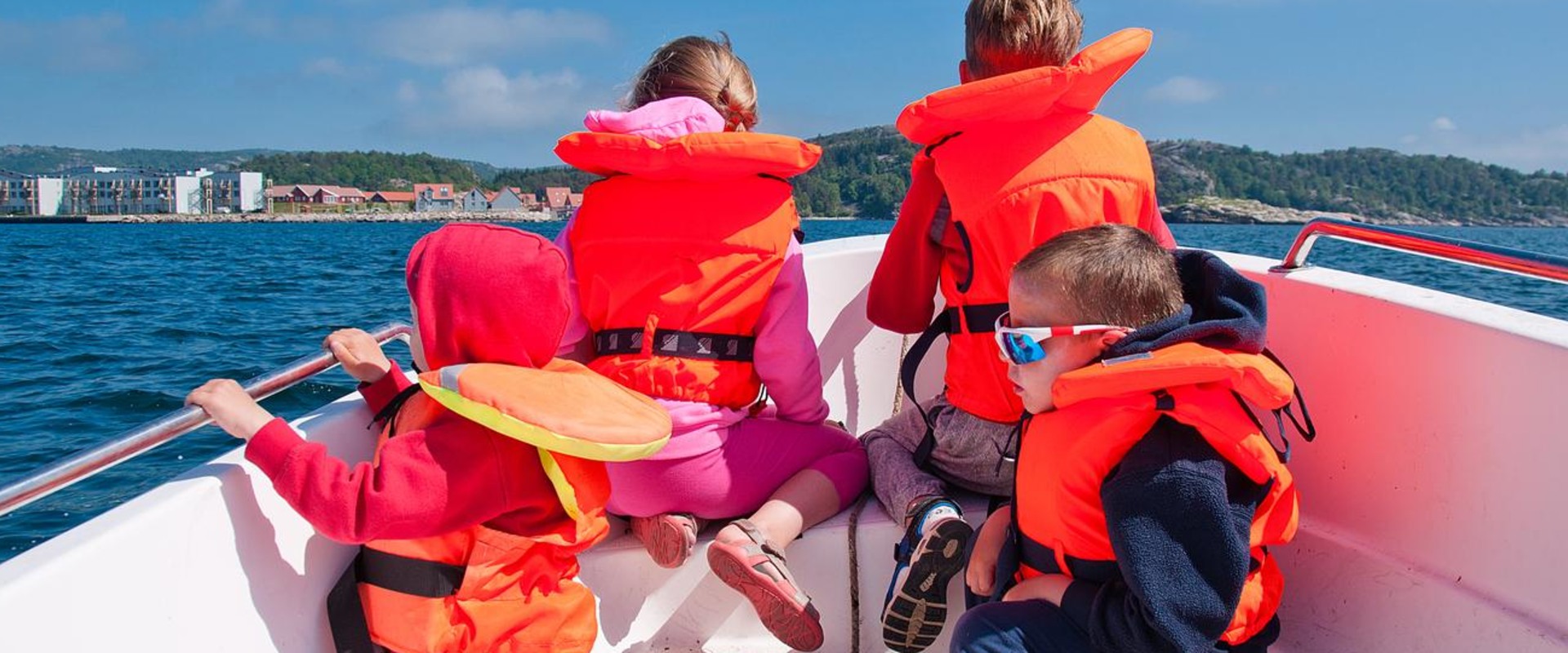 Life Jackets: Essential Safety Gear for a Fun Boating Experience